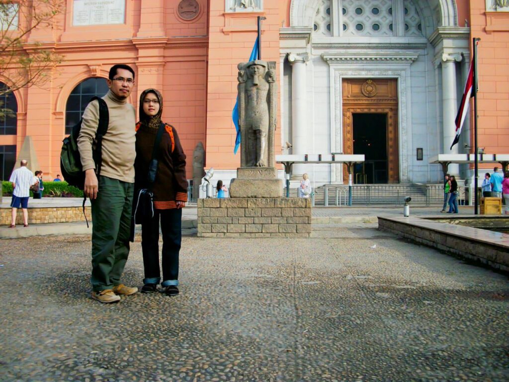 Kembara DIY Mesir 5H4M: Iskandariah & Kaherah – Januari 2012 20 Di hadapan Egypt Muzeum
