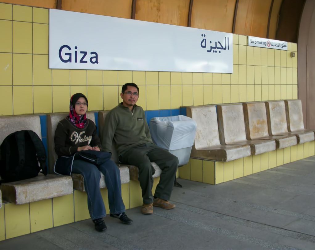 Kembara DIY Mesir 5H4M: Iskandariah & Kaherah – Januari 2012 23 Di Stesen tren Giza